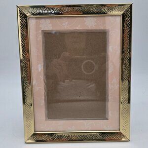 Vintage Inspired Gold Tone Metal Picture Frame Embossed Leaf Pattern 6.5x8.5